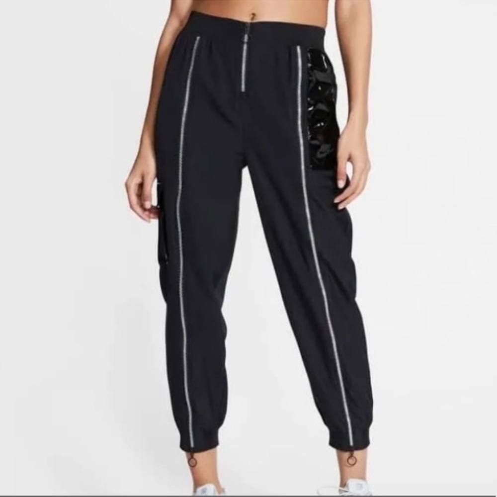 Nike loose fit jogger pants